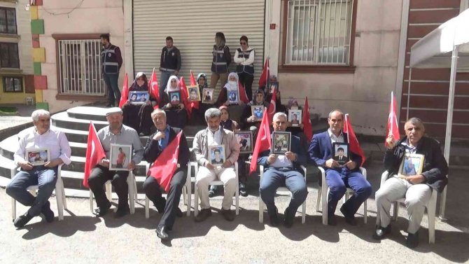 Evlat Nöbetindeki Ailelerin Bekleyişi 950. Gününde Devam Ediyor