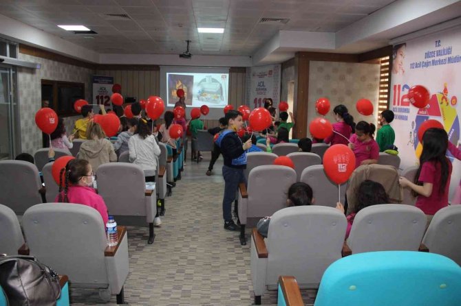 Öğrenciler 112 Acil Çağrı Merkezini Ziyaret Etti