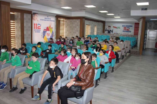 Öğrenciler 112 Acil Çağrı Merkezini Ziyaret Etti