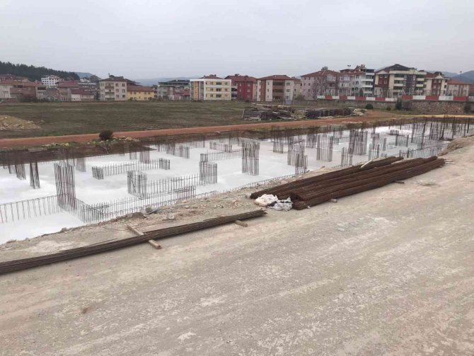 Edebali Stadı’nda İnşaat Çalışmaları Yine Durdu