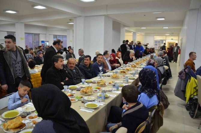 Emet Belediyesi Çalışanları İftarda Bir Araya Geldi