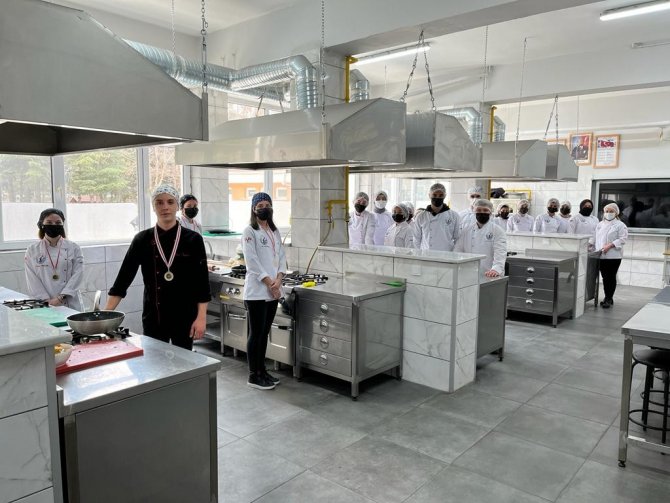 Geleceğin Aşçıları Modern Mutfaklarda Yetişiyor