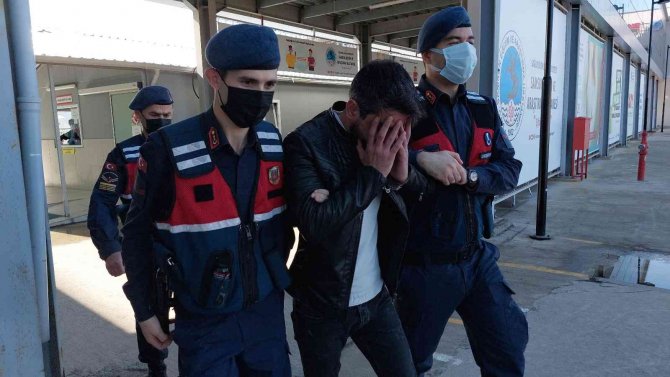 Sosyal Medya Hesabından Jandarmaya Uyuşturucu Satarken Yakalandı