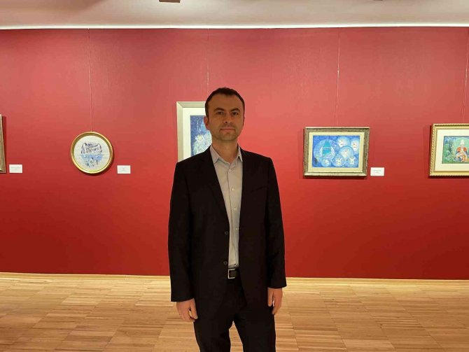 Fatih’te ‘Yerle Gök Arasında Bir Nakkaş: Nusret Çolpan’ Sergisini Açıldı