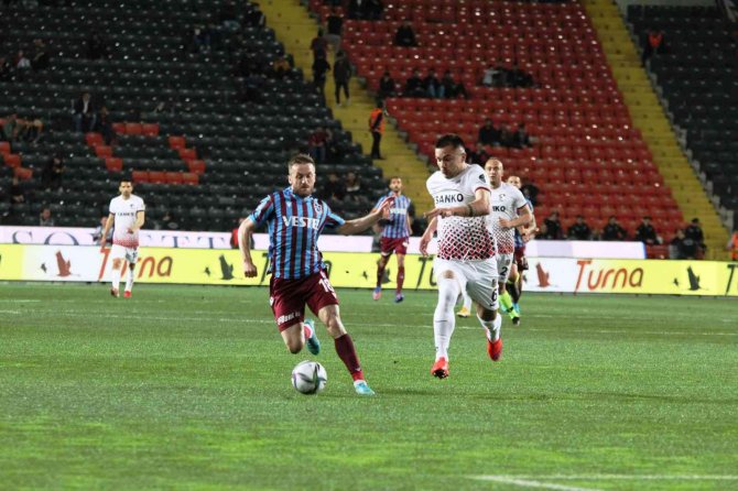 Spor Toto Süper Lig: Gaziantep Fk: 0 - Trabzonspor: 0 (İ̇lk Yarı)