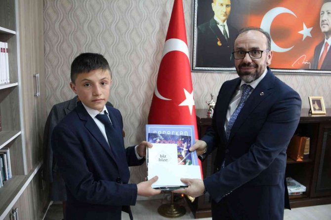 Gençlik Bilgi Yarışmasında Dereceye Girenler Ödüllendirildi