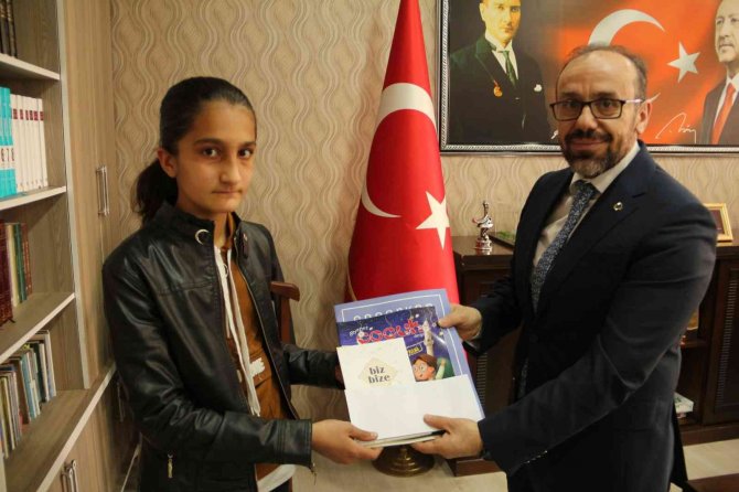 Gençlik Bilgi Yarışmasında Dereceye Girenler Ödüllendirildi