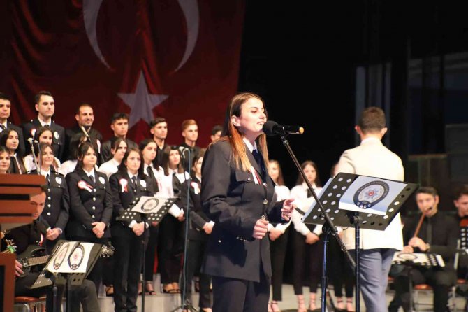 Hakkari Polisinden Muhteşem Konser
