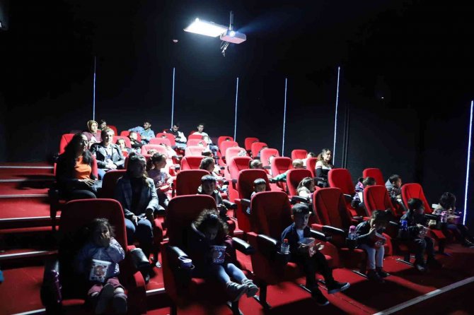 Çukurca’da Ücretsiz Sinema Keyfi