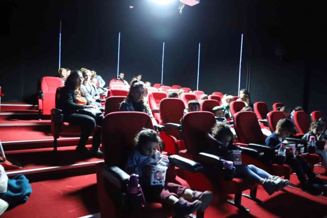 Çukurca’da Ücretsiz Sinema Keyfi