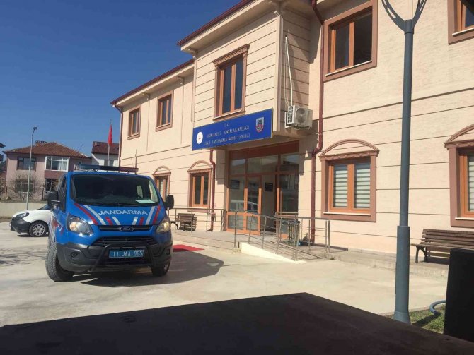 Kavga İhbarına Giden Jandarma Uyuşturucu Operasyonu Düzenledi