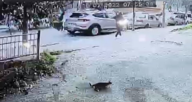 Kağıthane’de Taksinin Yayaya Çarptığı Feci Kaza Anları Kamerada