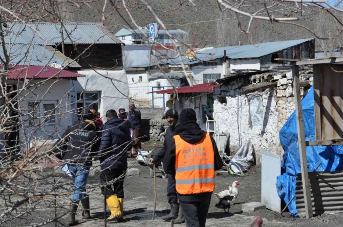 Kars’ta Selden Etkilenen Bölgede Hasar Tespiti Yapılıyor