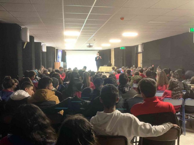 Kars’ta Öğretmen Öğrenciler Bilgilendirildi
