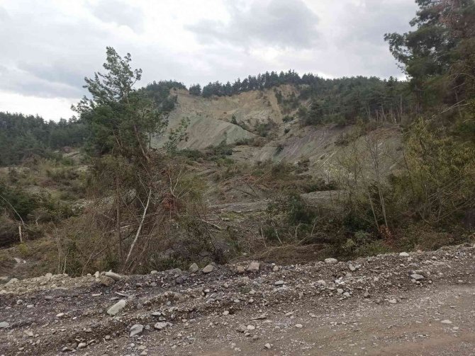 Kar Sularının Erimesiyle Dağın Büyük Bölümü Kaydı