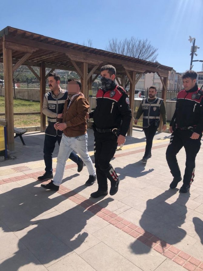 Burdur’da Eşini Öldüren Zanlı Adliyeye Sevk Edildi