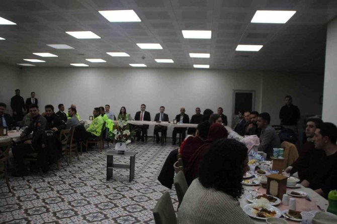 Kaymakam Demirer Ve Başkan Altın, İftarda Polis Teşkilatı İle Bir Araya Geldi