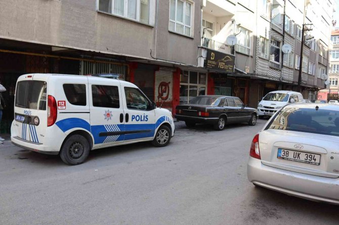 Alacak Verecek Kavgasında Kan Aktı: 1 Ağır Yaralı