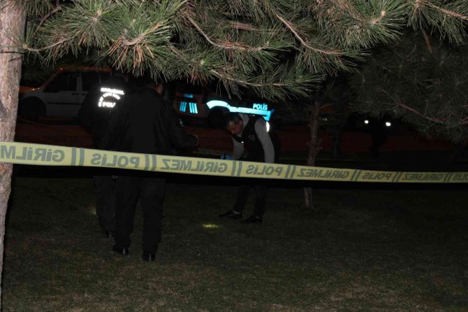 Melikgazi’de Bıçaklı Kavga: 1 Yaralı