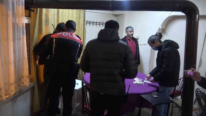 Kumar Baskınında Gözaltına Alınan Şahıs: "Çek Baba Çek, Vallahi Televizyona Çıktık"