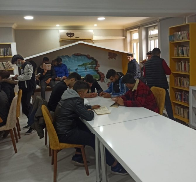 Köyceğiz’de Öğrenciler Okudukları Kitaptaki Hikayeleri Canlandırıyor