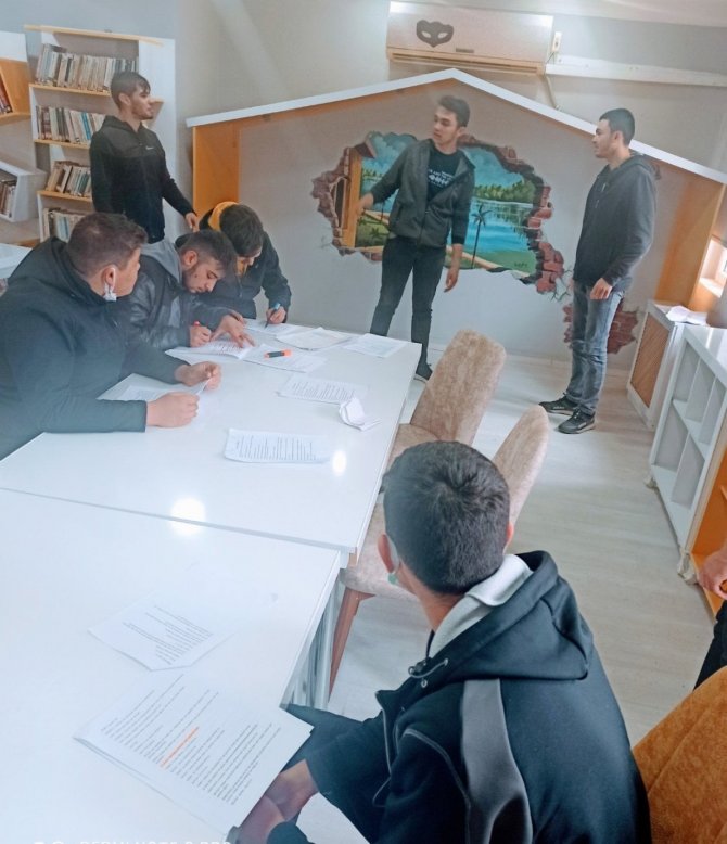 Köyceğiz’de Öğrenciler Okudukları Kitaptaki Hikayeleri Canlandırıyor