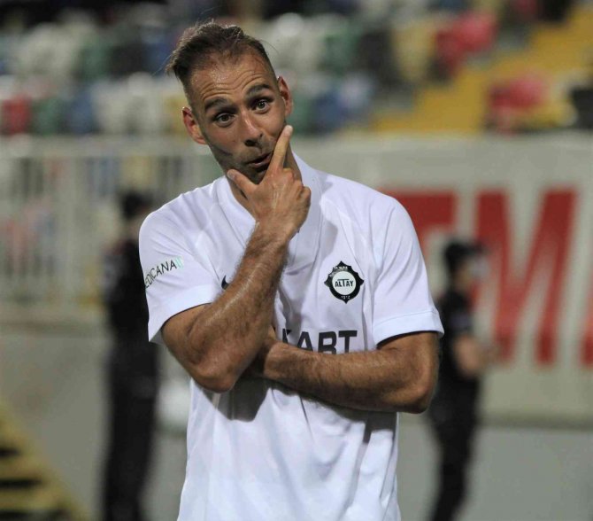 Marco Paixao’dan Kadro Dışı Açıklaması: “Hiçbir Zaman Disiplinsizlik Yapmadım”
