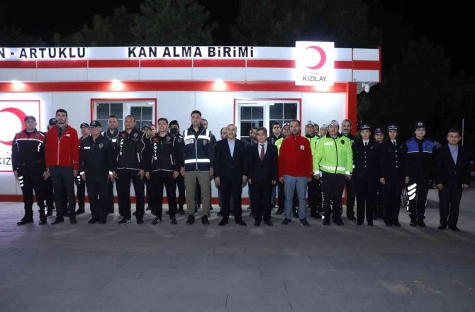 Mardin Polisinden Kızılay’a Kan Bağışı