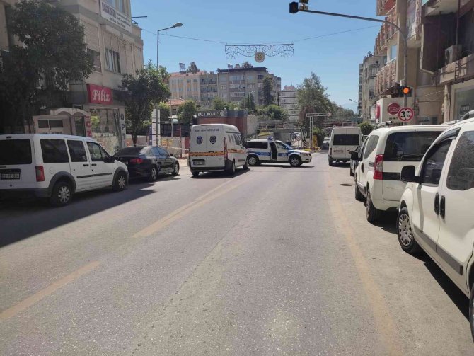 Nazilli’de Şüpheli Paket Fünye İle Patlatıldı