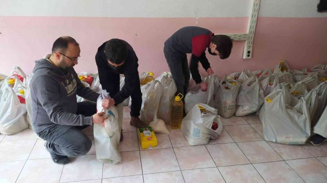 Öğrencilerin Hazırladıkları Yardım Kolileri İhtiyaç Sahiplerine Ulaştırılıyor