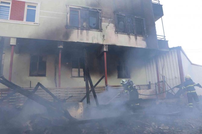 Samsun’da Garaj Yangını Binaya Sıçradı