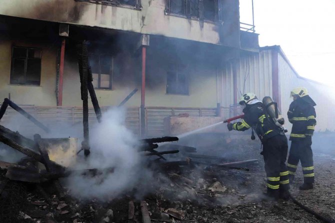 Samsun’da Garaj Yangını Binaya Sıçradı