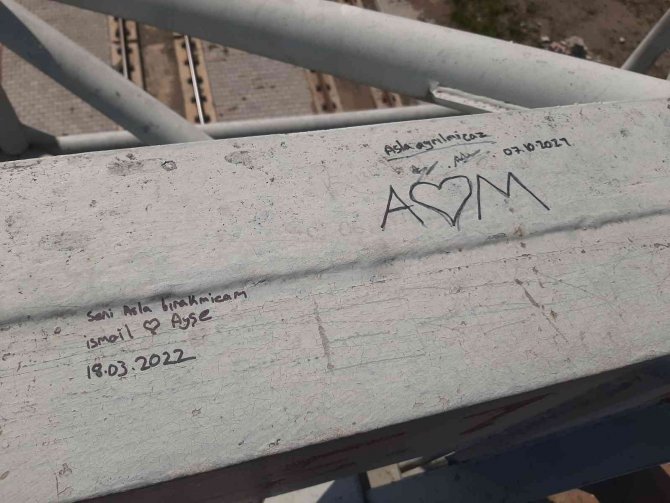 ’Sevgi’yi Kirlettiler