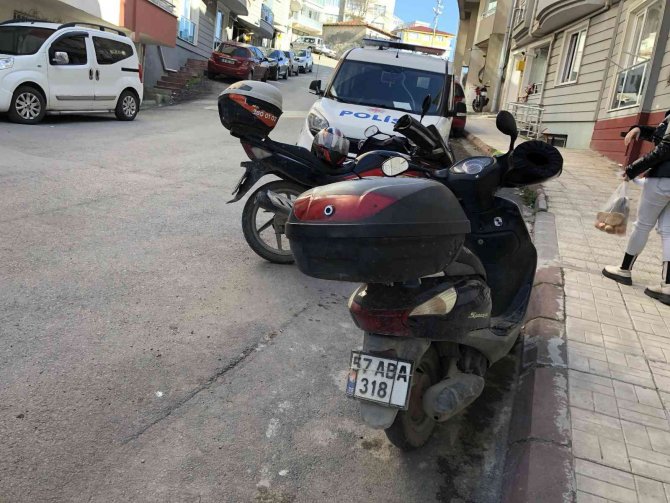 Sinop’ta Motosikletten Düşen Kurye Yaralandı