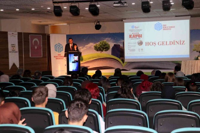 Sbtü “Sınav Kaygısını İ̇yi Yönetme” Konulu Konferans Düzenlendi