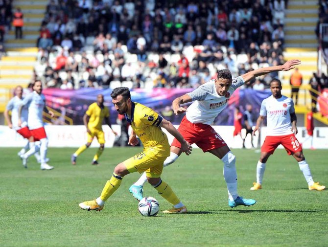 Spor Toto 1. Lig: Ümraniyespor: 2 - Mke Ankaragücü: 2