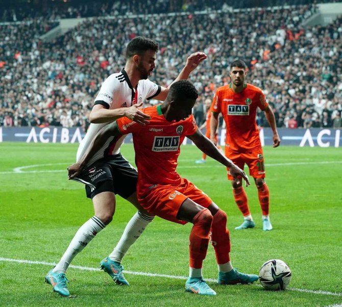 Spor Toto Süper Lig: Beşiktaş: 4 - Alanyaspor: 1 (Maç Sonucu)