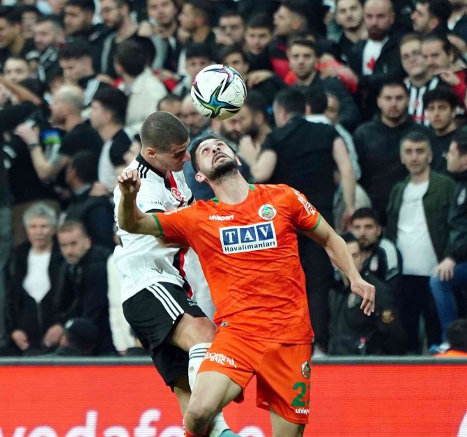 Spor Toto Süper Lig: Beşiktaş: 4 - Alanyaspor: 1 (Maç Sonucu)