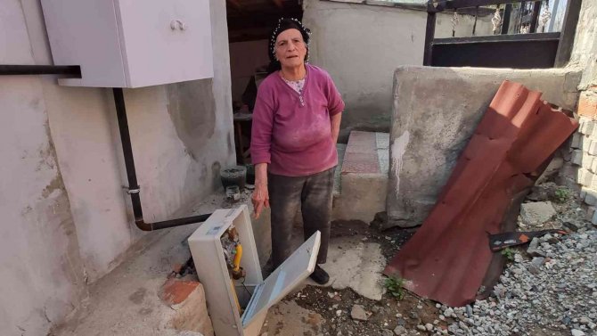 Sultangazi’de Mahalleliyi Şok Eden Hırsızlık