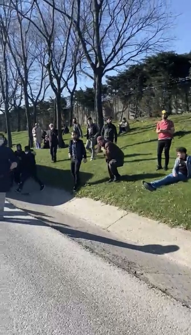 Tem Otoyolu’nda İ̇ett Otobüsü Arıza Yaptı: Vatandaşlar Yolda Bekledi