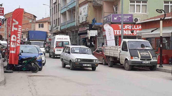 Osmancık’ta Trafik Çilesi, Ambulans Yol Alamıyor