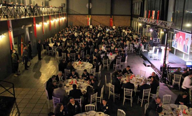 İ̇zmir Emniyeti, İftar Programında Bir Araya Geldi