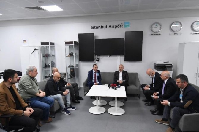 Ulaştırma Bakanı Adil Karaismailoğlu’ndan İ̇stanbul’daki Toplu Ulaşım Zammına Eleştiri