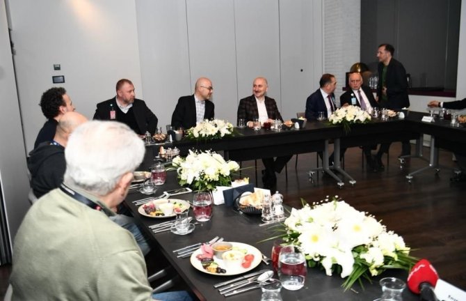 Ulaştırma Bakanı Adil Karaismailoğlu’ndan İ̇stanbul’daki Toplu Ulaşım Zammına Eleştiri