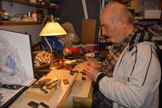 Manyetik Kumu Sanata Dönüştürdü