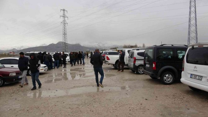 Van’da İkinci El Oto Pazarında Yakıt Cimrisi Araçlara Rağbet