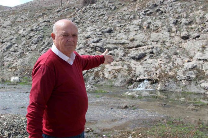 Bu Köyün Her Yanından Su Fışkırıyor