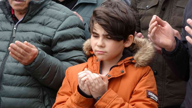 Kocası Tarafından Öldürülen Kadın Toprağa Verildi