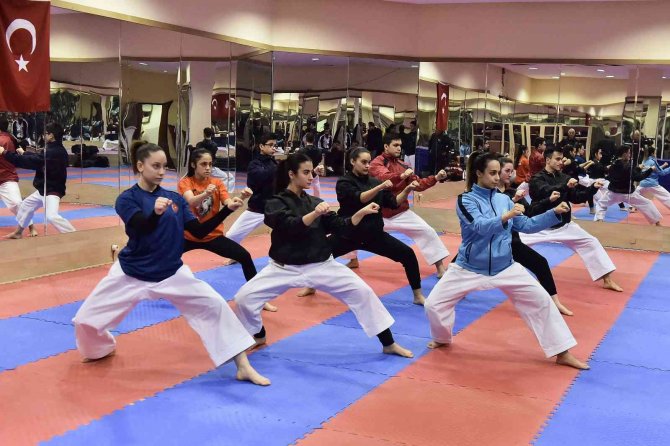 Ego Spor Kulübü Karatede Başarıdan Başarıya Koşuyor