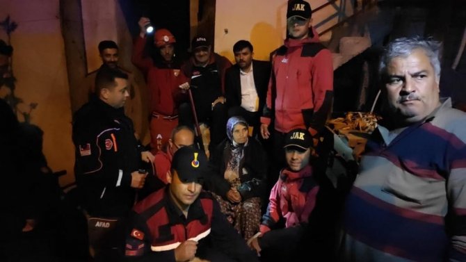 Kayıp Alzheimer Hastası Kadını Jandarma Buldu